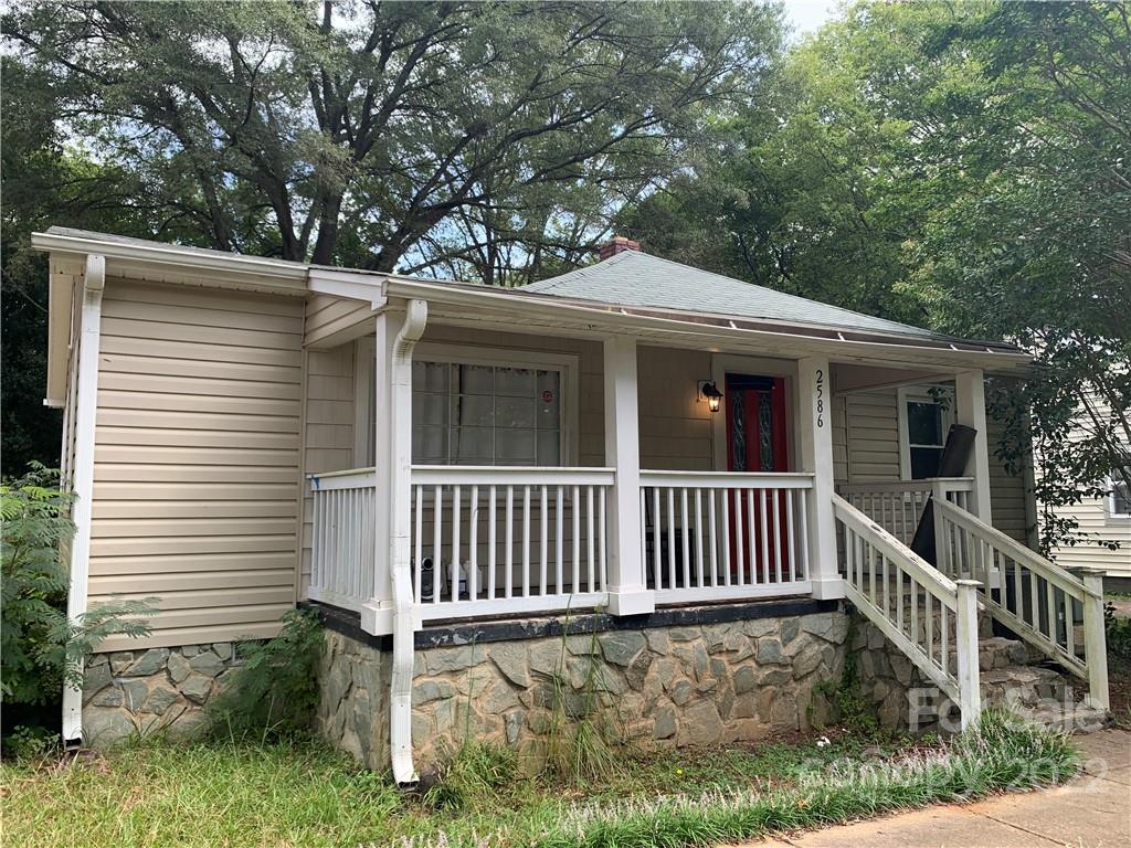 Property image 1 at 2586 Hemphill Street, Charlotte, NC 28208
