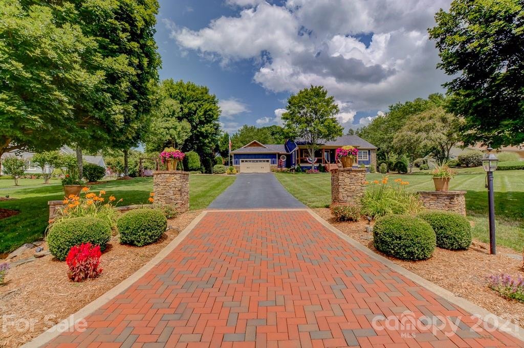 Property image 1 at 68 Stone House Road, Hendersonville, NC 28739