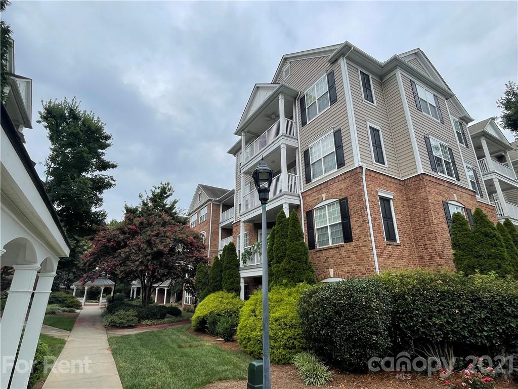 Property image 1 at 3182 Margellina Drive, Charlotte, NC 28210