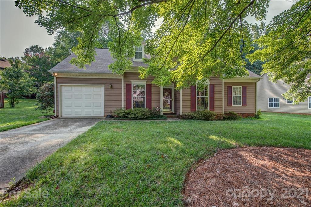 Property image 1 at 601 Oakbluff Circle, Charlotte, NC 28216