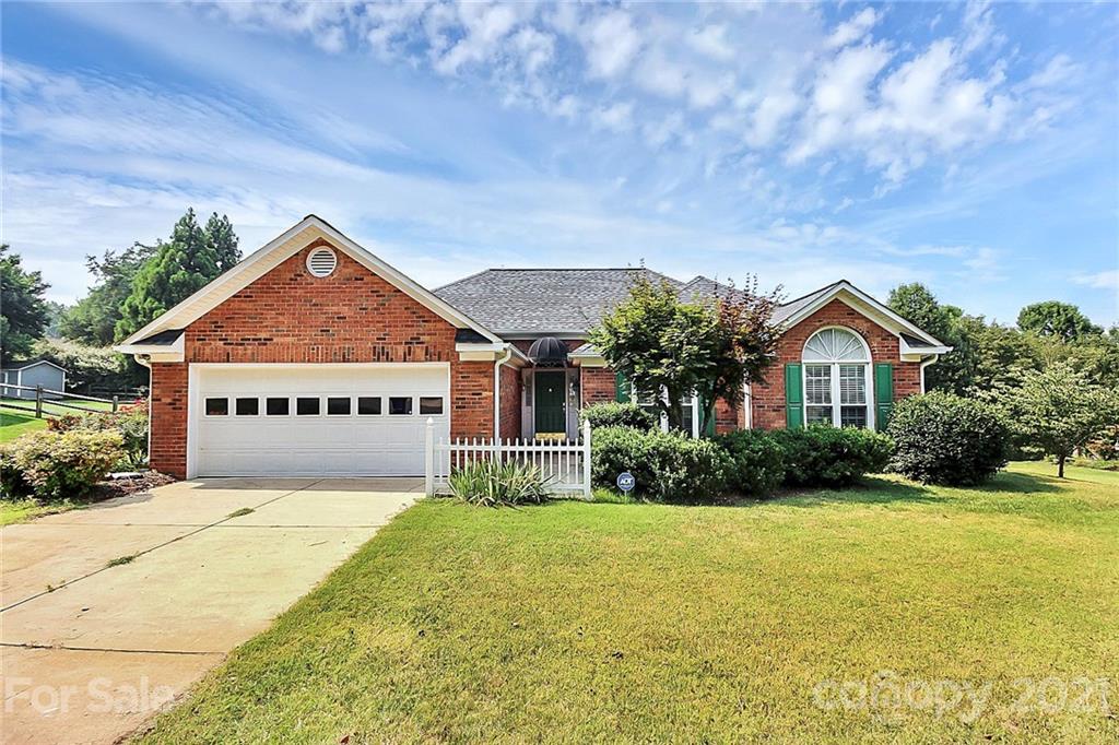 Property image 1 at 670 Highland Ridge Road, Mooresville, NC 28115