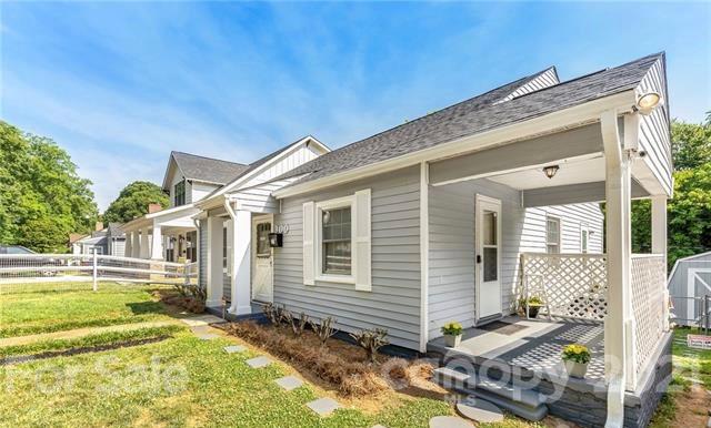 Property image 1 at 300 Keswick Avenue, Charlotte, NC 28206