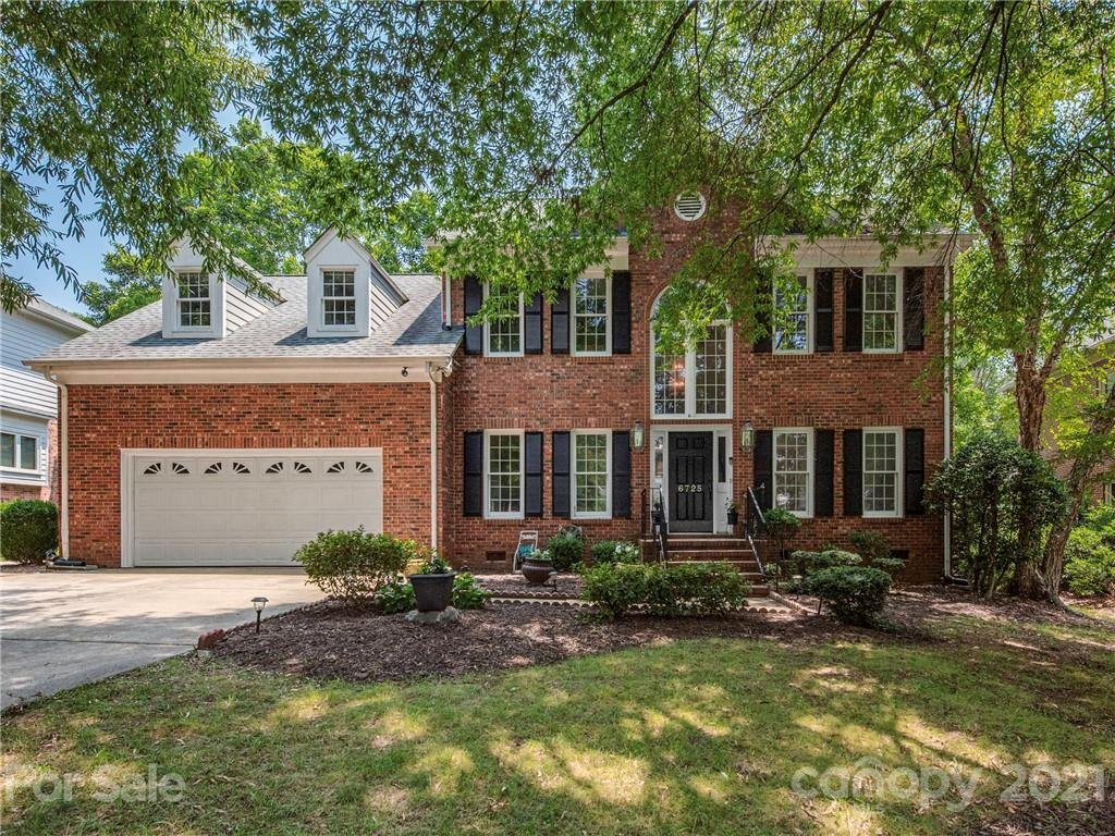 6725 Lyndonville Drive