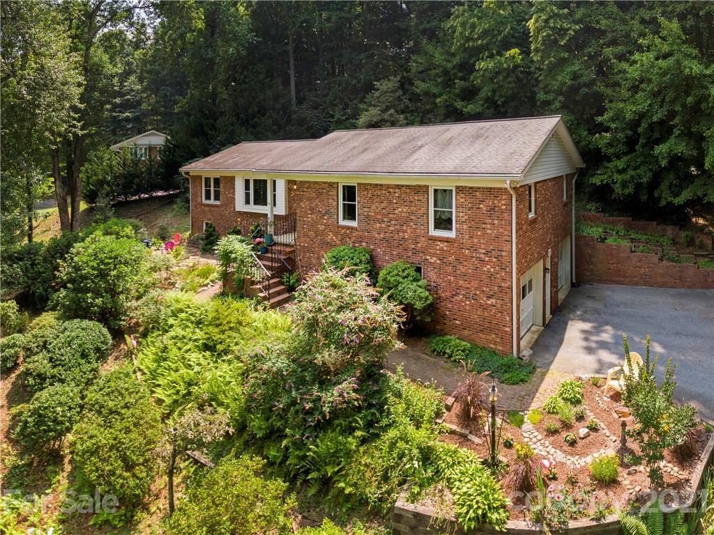 Property image 1 at 194 Long John Drive, Hendersonville, NC 28791