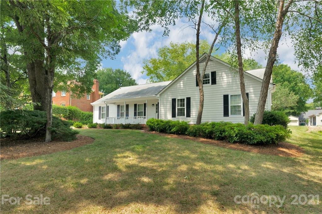 5640 Roundhouse Lane