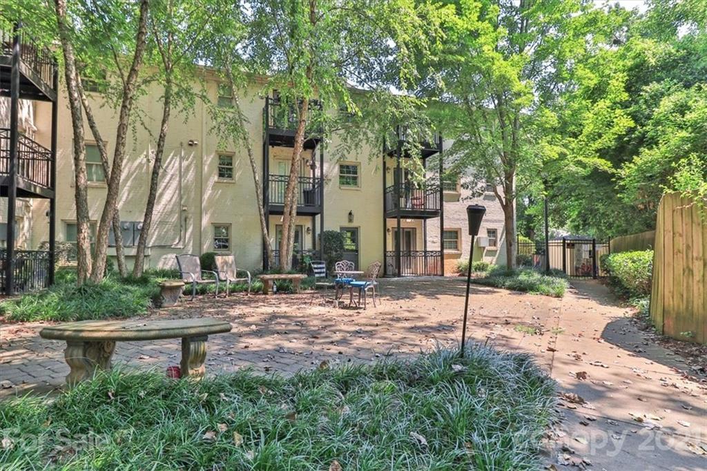 Property image 1 at 4921 Park Road, Charlotte, NC 28209