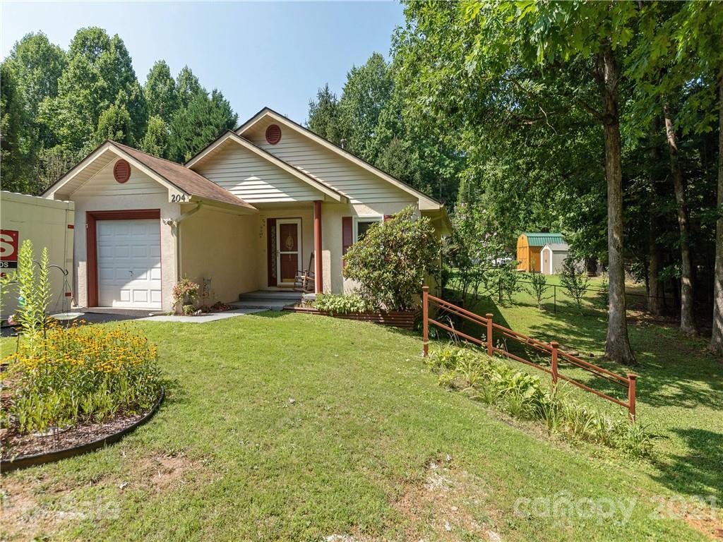 Property image 1 at 204 Cinnamon Way, Flat Rock, NC 28731