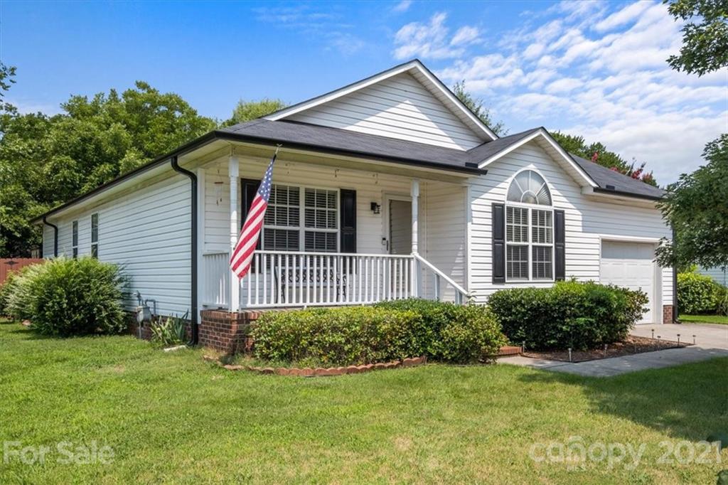 Property image 1 at 828 Saint Andrews Place, Concord, NC 28025