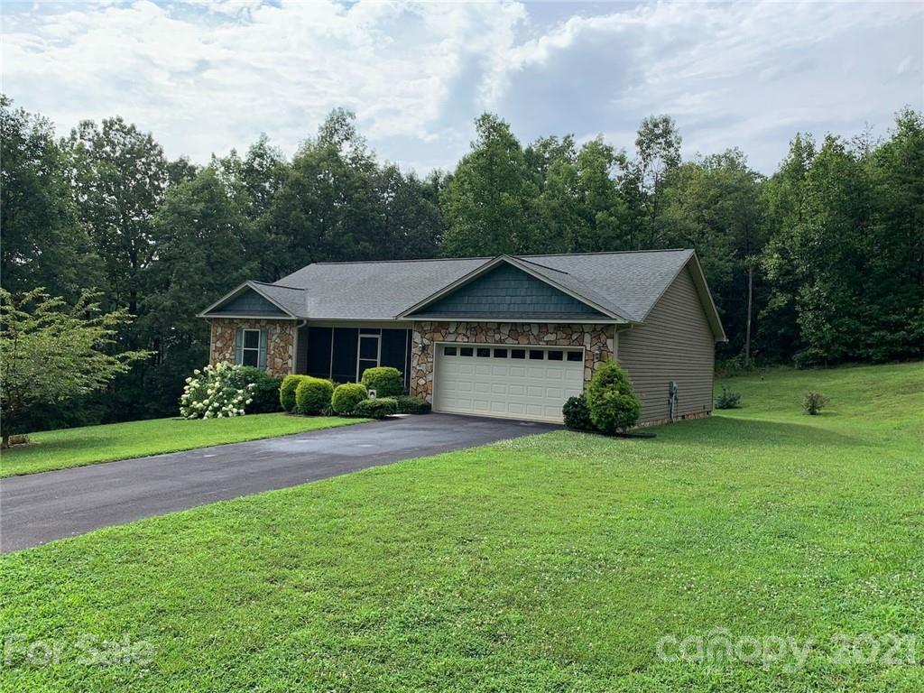 Property image 1 at 7615 Piney Mountain Street, Hickory, NC 28602