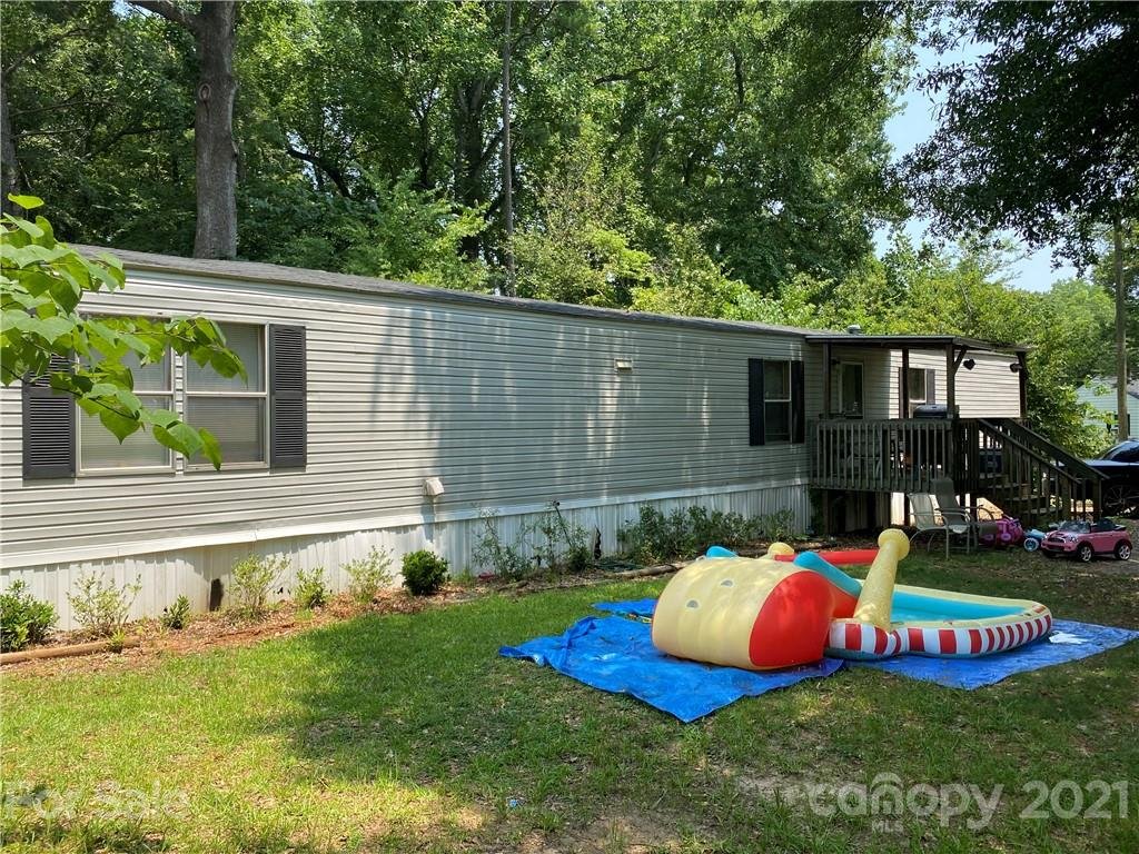 891 Hampton Grace Avenue