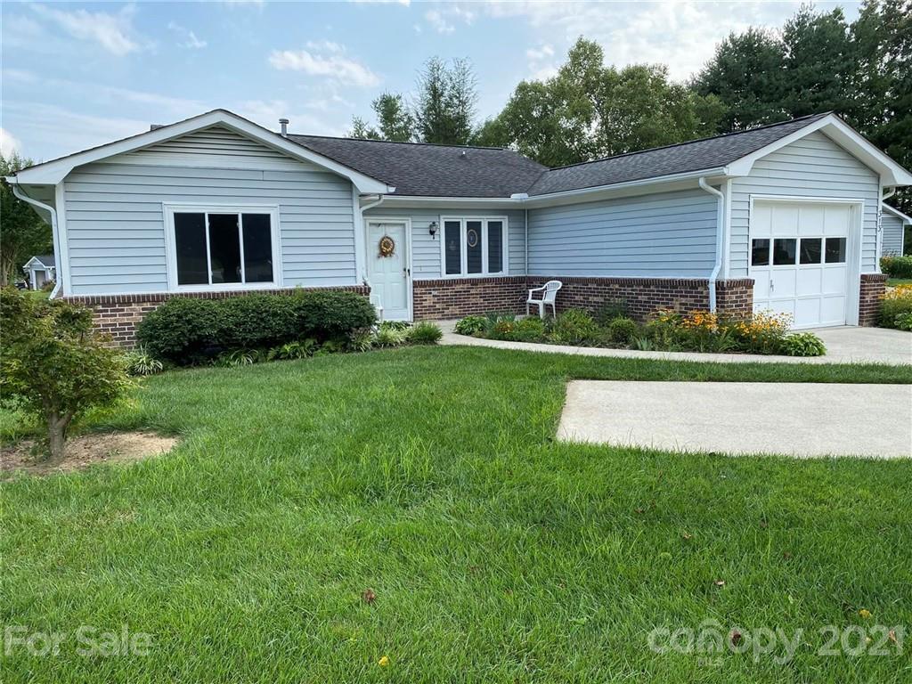 Property image 1 at 313 Dellford Court, Hendersonville, NC 28792