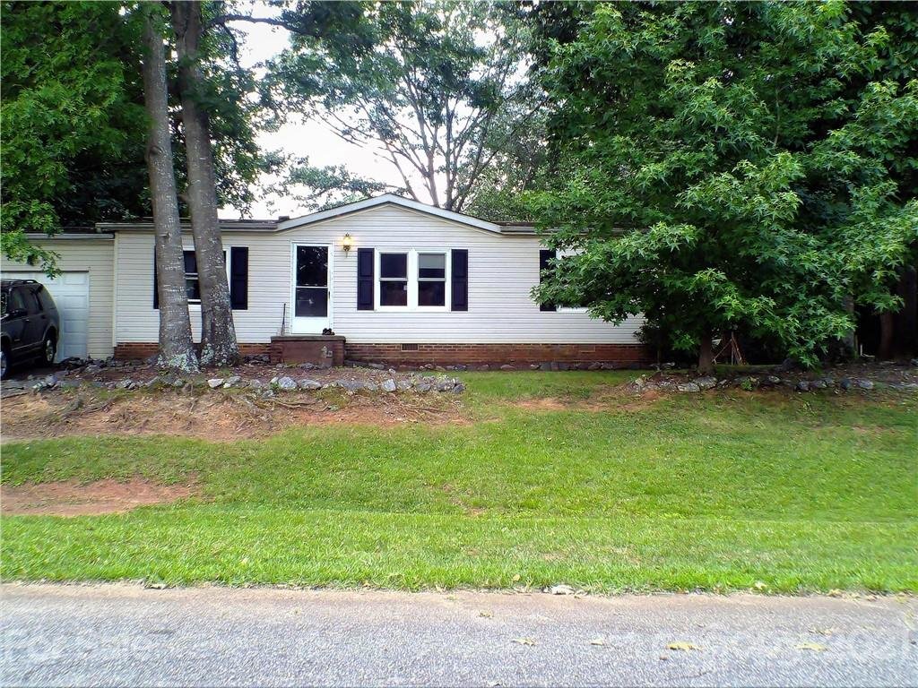 Property image 1 at 3411 Stony Brook Circle, Newton, NC 28658