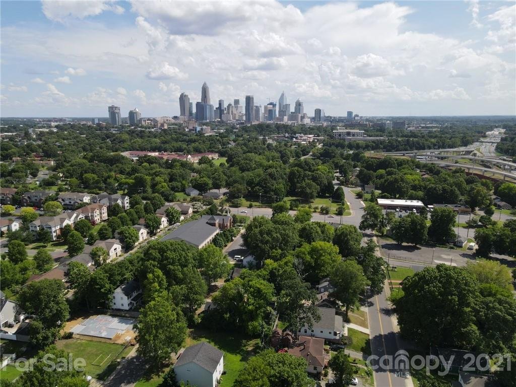 Property image 1 at 1914 Double Oaks Road, Charlotte, NC 28206