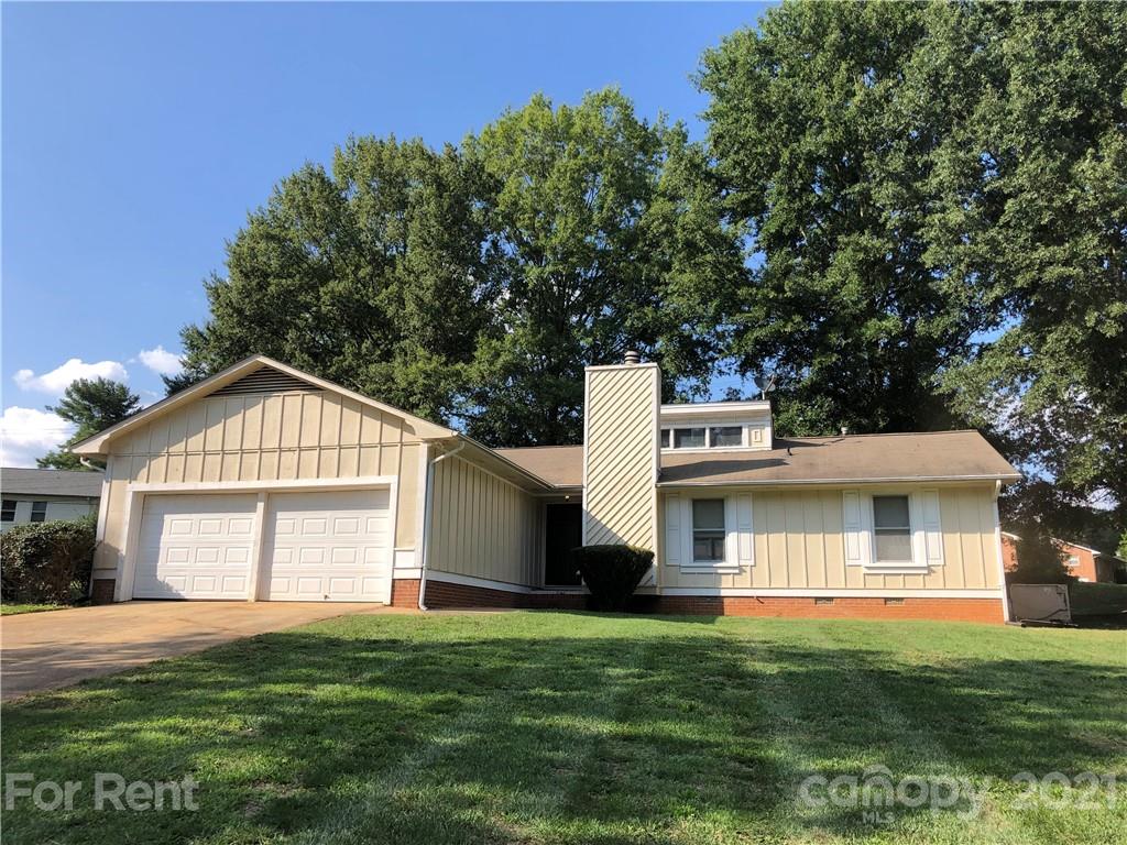 Property image 1 at 300 Rock Creek Drive, Lincolnton, NC 28092