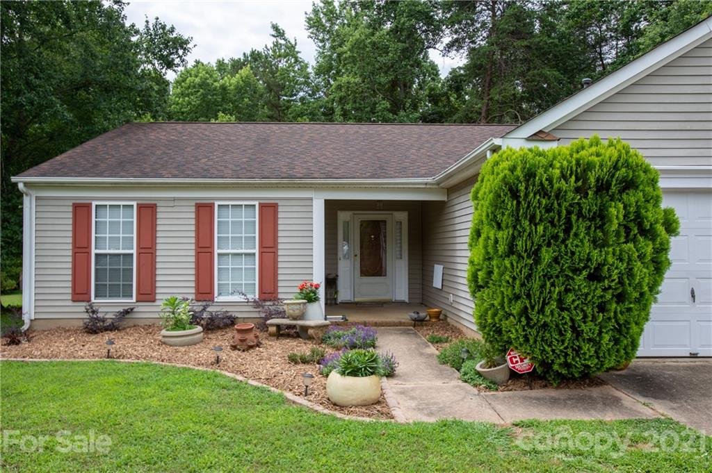 6902 Kentucky Derby Drive