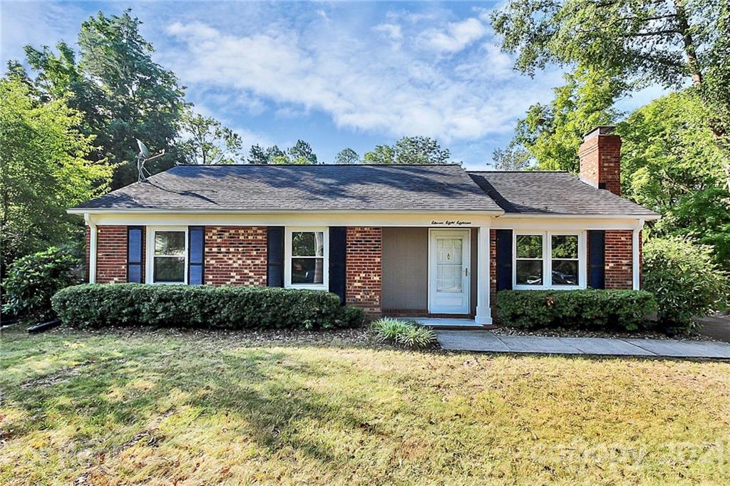 Property image 1 at 11818 Mirror Lake Drive, Charlotte, NC 28226