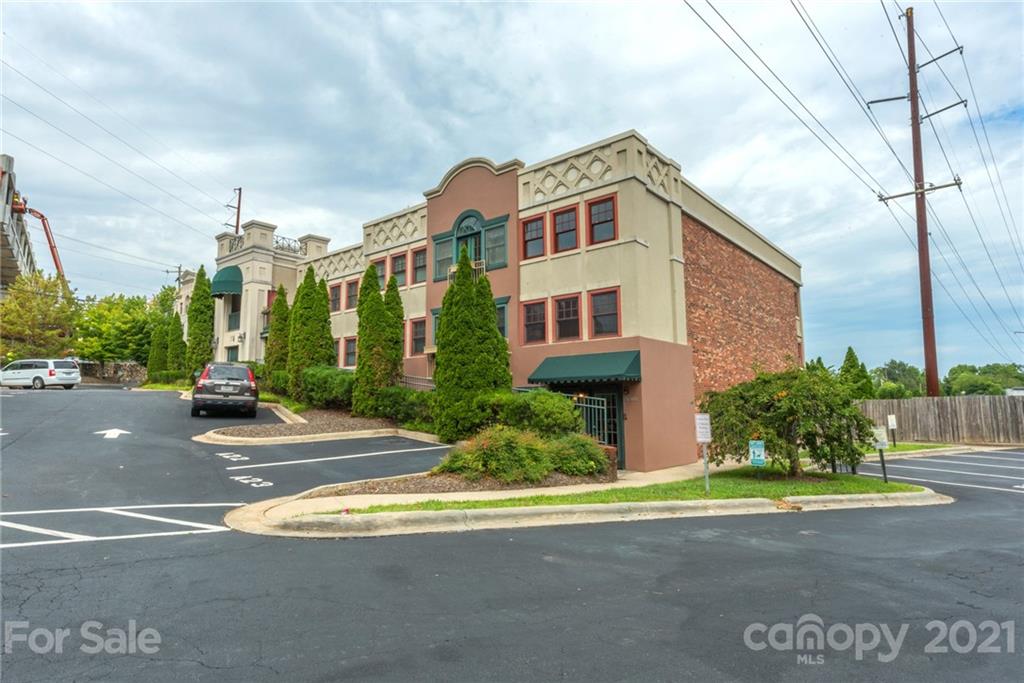 Property image 1 at 37 Hiawassee Street, Asheville, NC 28801