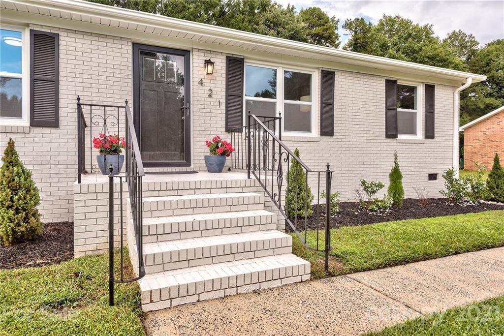 Property image 1 at 421 Catawba Circle, Matthews, NC 28104