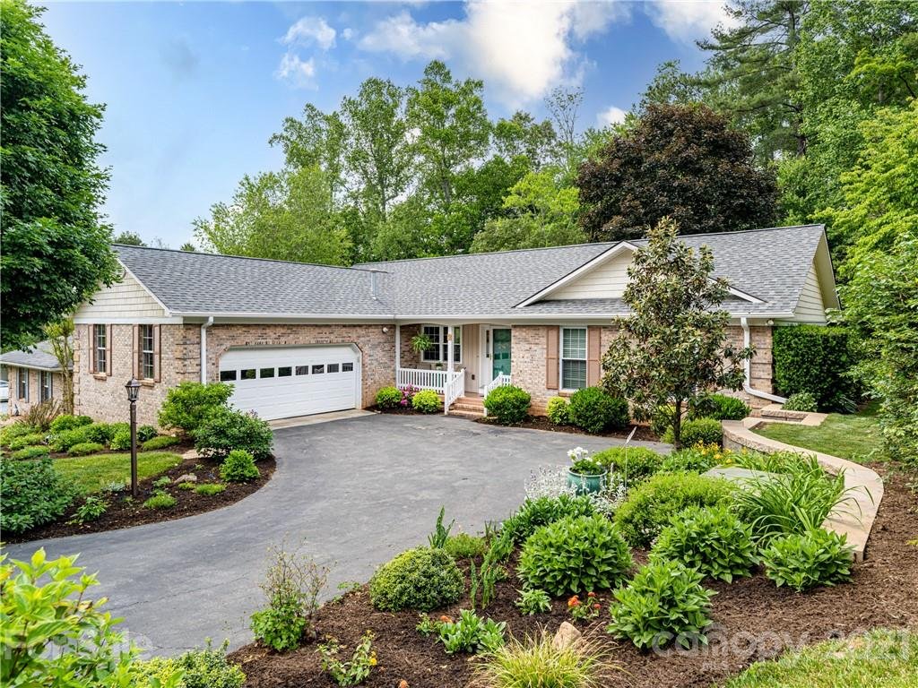 Property image 1 at 26 Park Avenue, Asheville, NC 28803