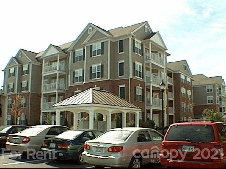 Property image 1 at 3232 Margellina Drive, Charlotte, NC 28210