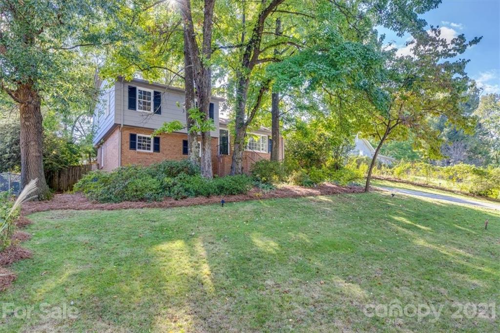 Property image 1 at 929 Eaglewood Avenue, Charlotte, NC 28212
