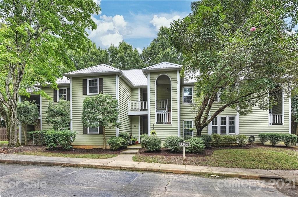 Property image 1 at 3306 Selwyn Farms Lane, Charlotte, NC 28209