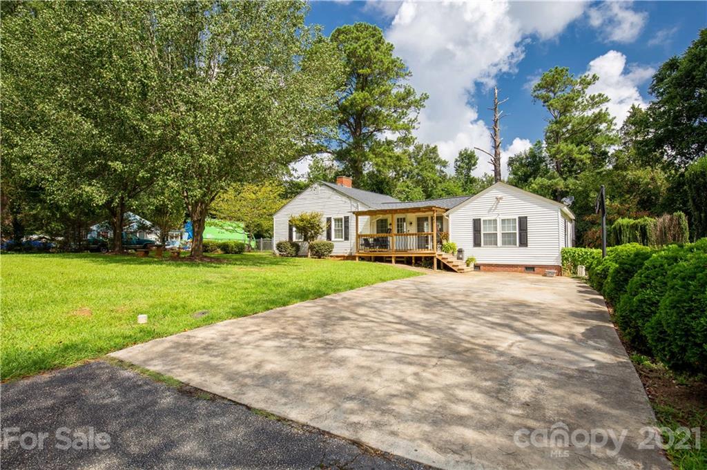 Property image 1 at 961 Confederate Avenue, Lancaster, SC 29720