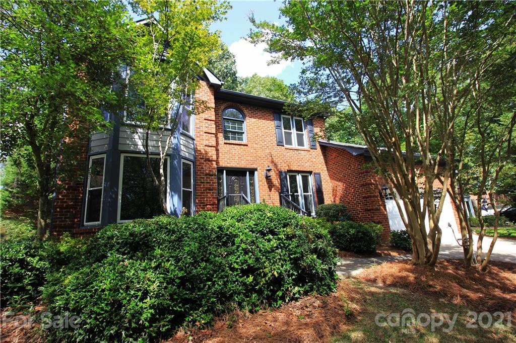 Property image 1 at 408 Brenwyck Court, Matthews, NC 28105