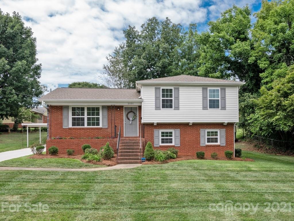 Property image 1 at 2531 Tanglebrook Lane, Charlotte, NC 28216