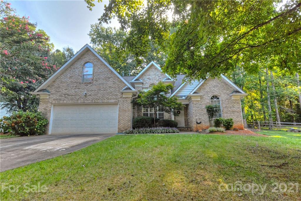 Property image 1 at 6808 Loretta Place, Charlotte, NC 28215