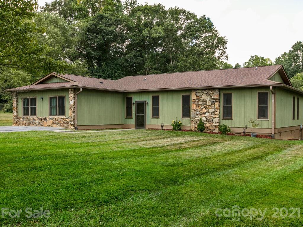 Property image 1 at 305 Melissa Way, Hendersonville, NC 28791