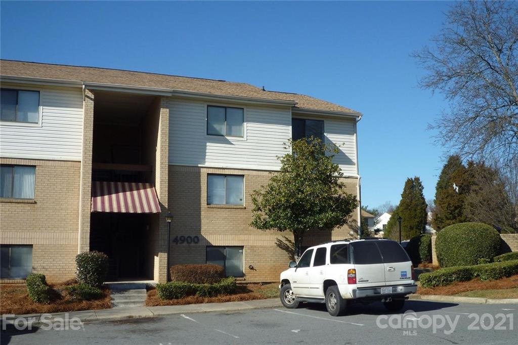 Property image 1 at 4900 Spring Lake Drive, Charlotte, NC 28212