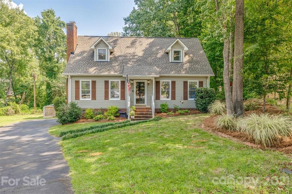 4876 Hickory Nut Court