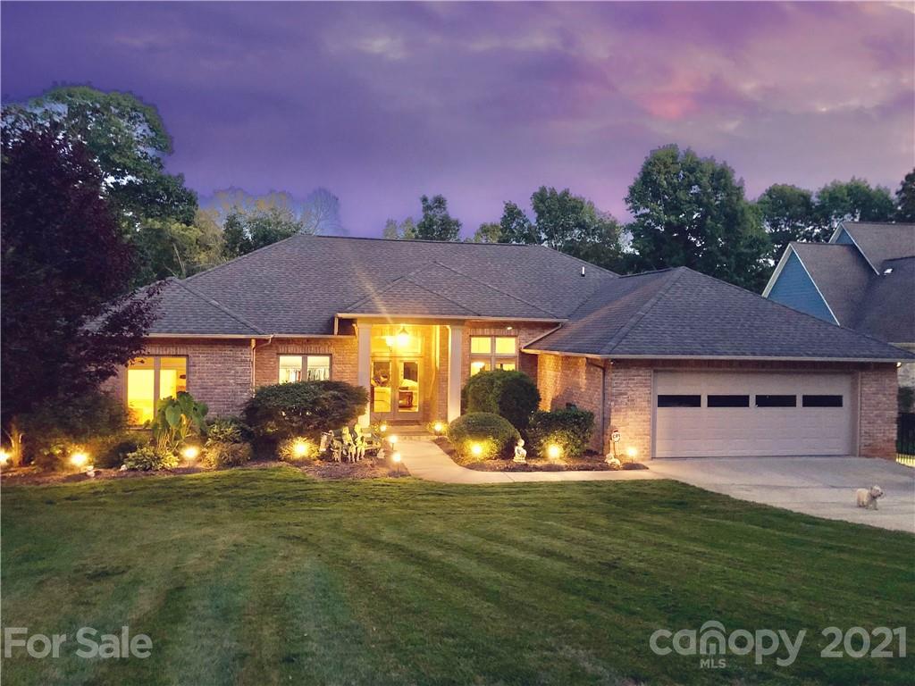 3594 Live Oaks Avenue