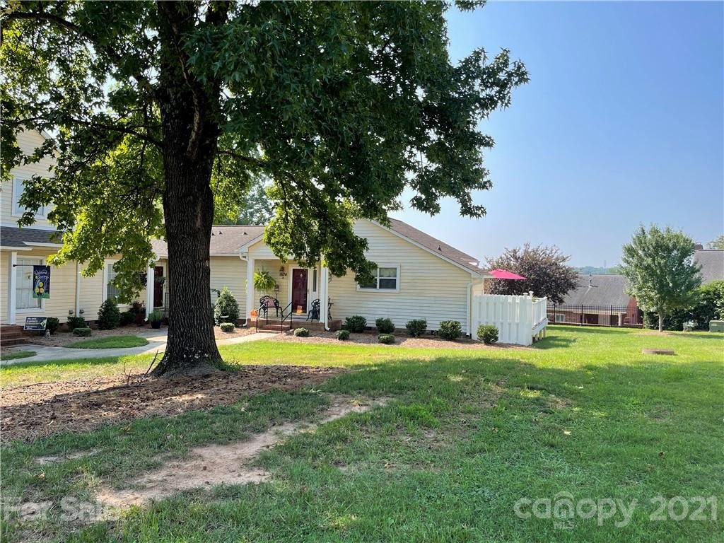 Property image 1 at 1674 Robins Nest Court, Gastonia, NC 28054