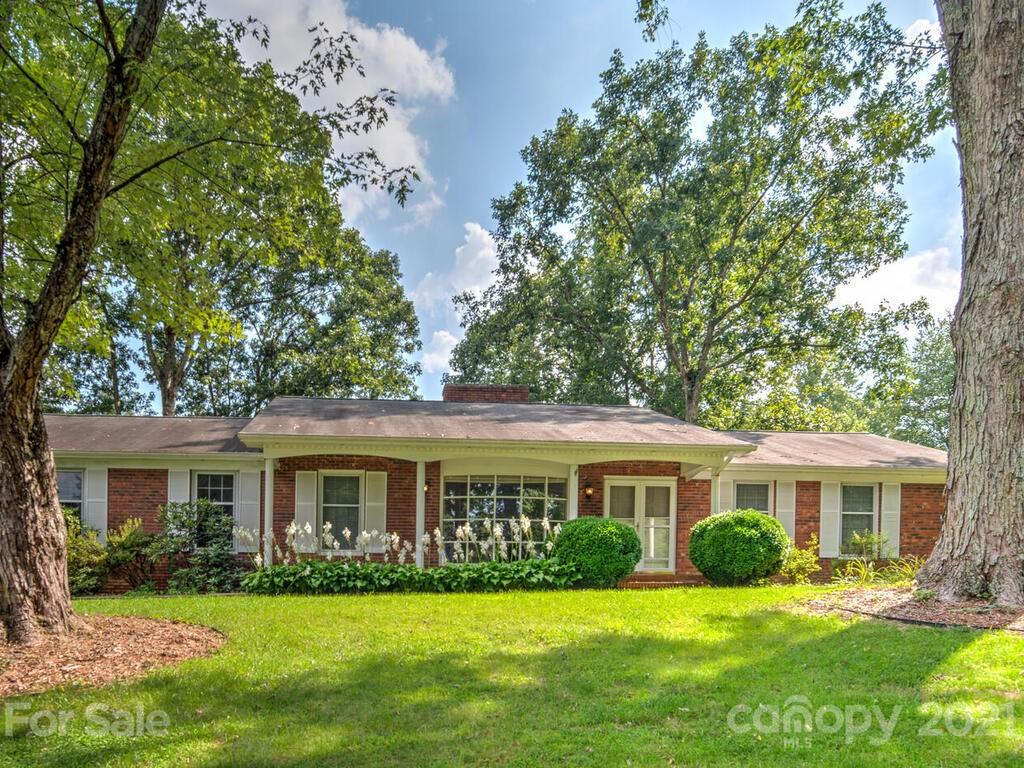 Property image 1 at 3135 Magnolia Drive, Hendersonville, NC 28792