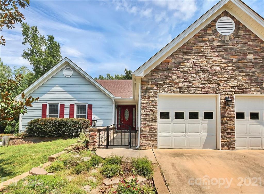 Property image 1 at 10112 Crayton Drive, Charlotte, NC 28269