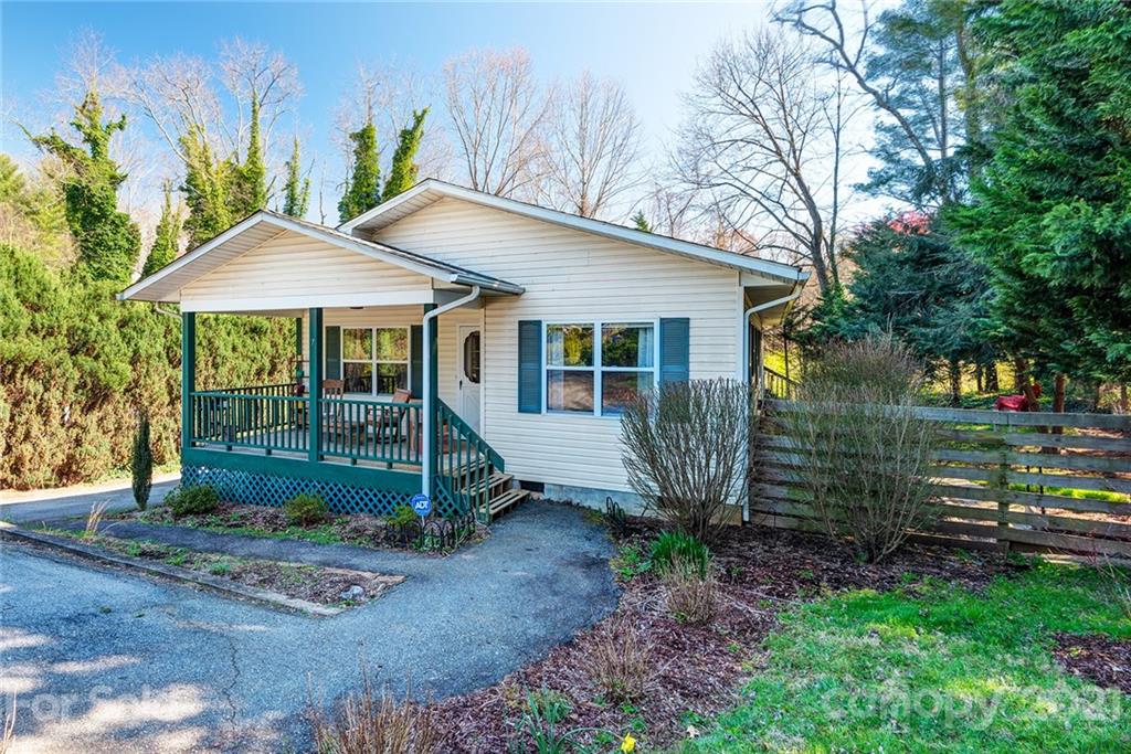 Property image 1 at 7 Wilson Creek Drive, Asheville, NC 28803