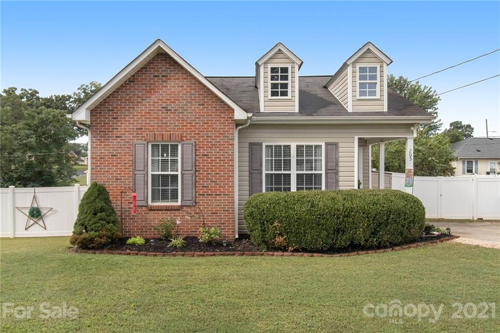Property image 1 at 205 Pleasant Street, Belmont, NC 28012
