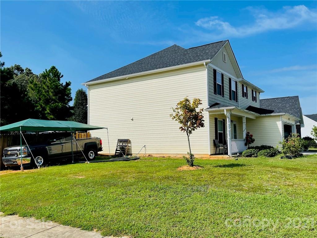 Property image 1 at 678 Scarlet Leaf Lane, Oakboro, NC 28129