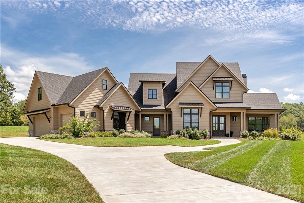 Property image 1 at 98 Drummond Circle, Hendersonville, NC 28791