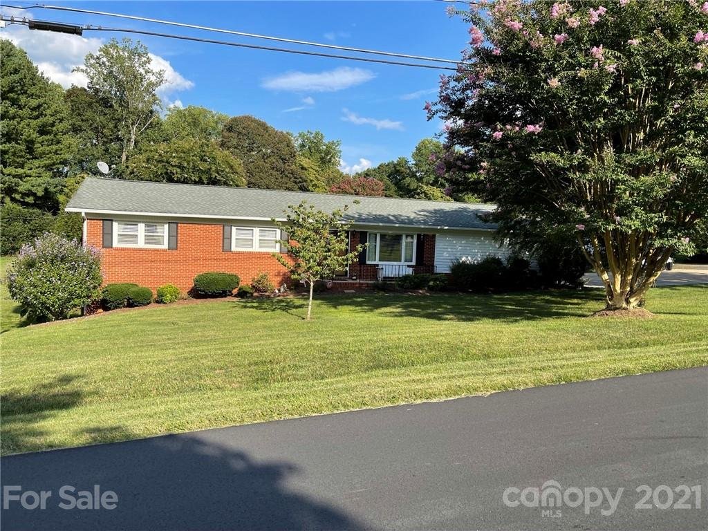 Property image 1 at 400 Deal Avenue, Conover, NC 28613