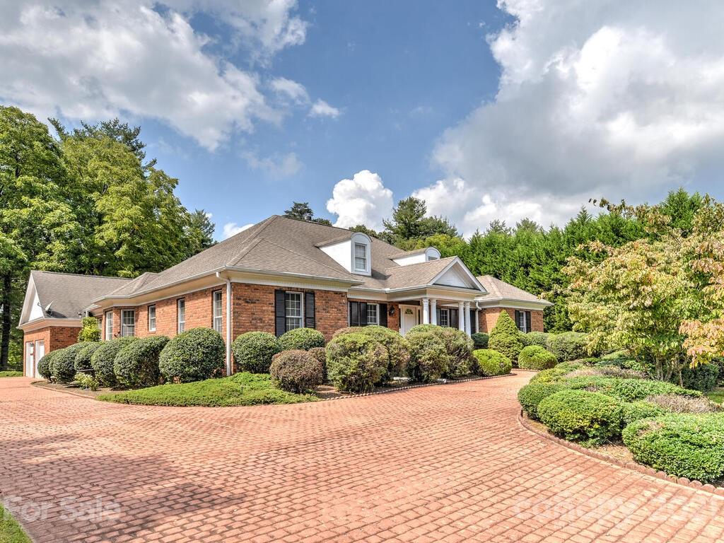 Property image 1 at 14 Ashley Place, Hendersonville, NC 28739