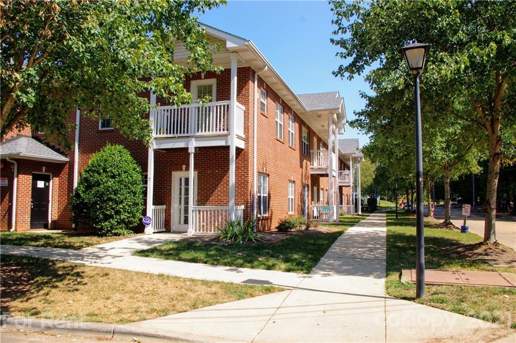 Property image 1 at 917 Shearer Street, Davidson, NC 28036