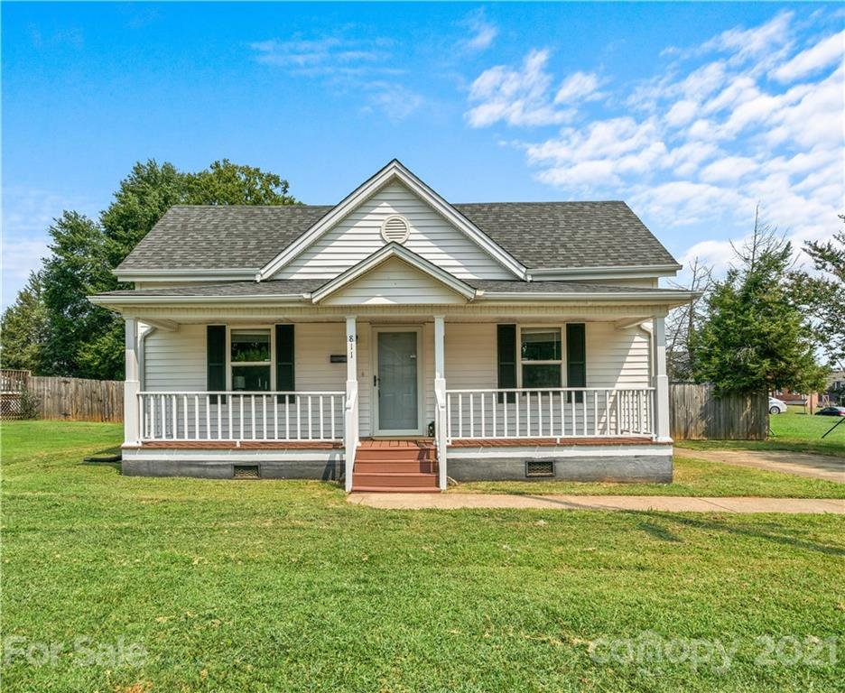 Property image 1 at 811 Brook Street, Belmont, NC 28012