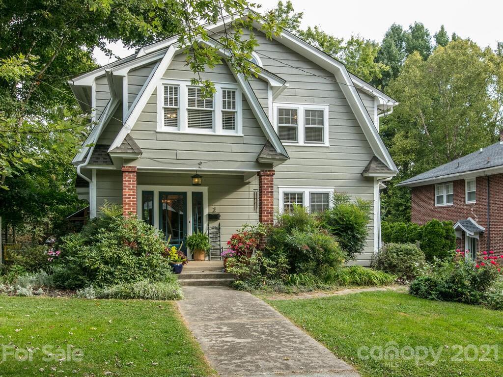 Property image 1 at 2 Brucemont Circle, Asheville, NC 28806