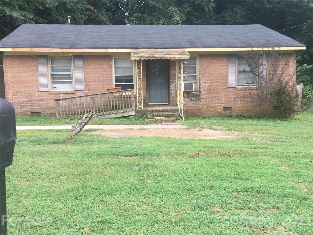 Property image 1 at 946 Newcastle Road, Gastonia, NC 28052