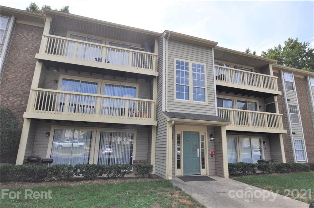 Property image 1 at 1614 Arlyn Circle, Charlotte, NC 28213