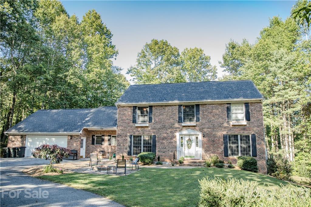 Property image 1 at 119 Woodhaven Drive, Hendersonville, NC 28739