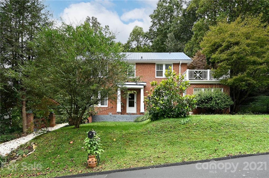 Property image 1 at 18 Robinwood Avenue, Asheville, NC 28806